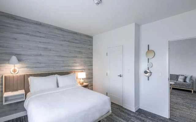 1 Bedroom Suite