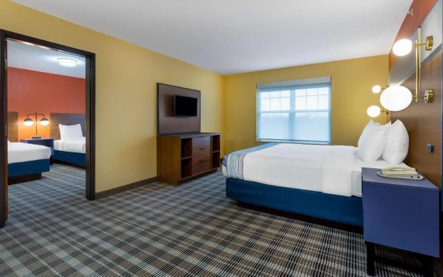 1 Bedroom Quadruple Suite