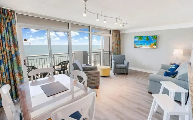 2 Bedrooms Standard room with balcony and oceanfront