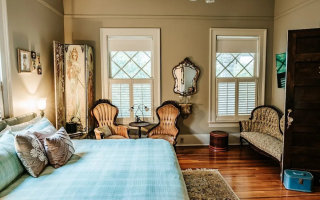 Comfort room