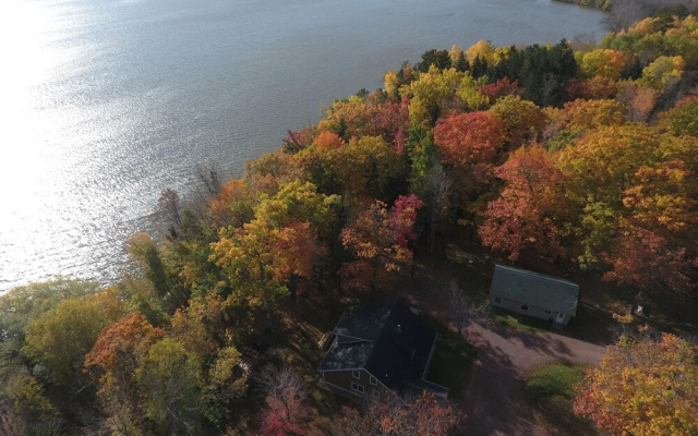 2 Bedrooms Cottage with lake view