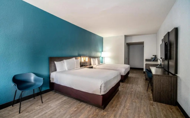 Deluxe Quadruple Suite