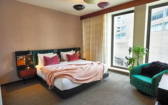 Boss Double Suite