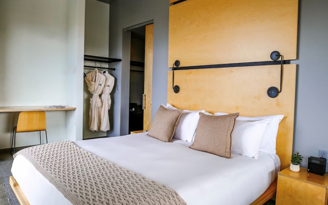 Suite with mountain view