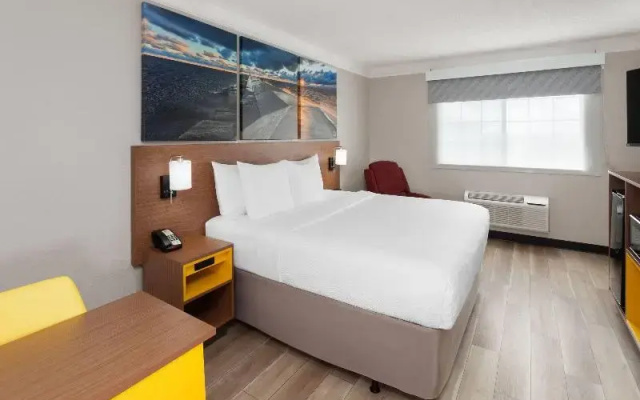 Standard Triple room
