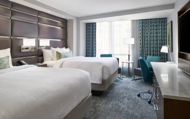 Standard Quadruple room with city view