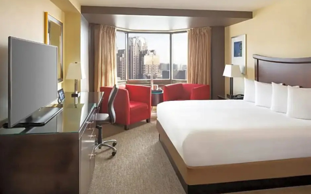 1 Bedroom Mobility/Hearing Accessible Double Suite