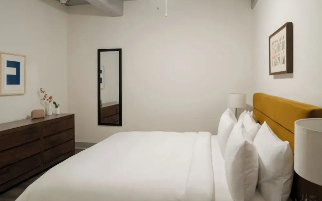 2 Bedrooms Classic Apartment