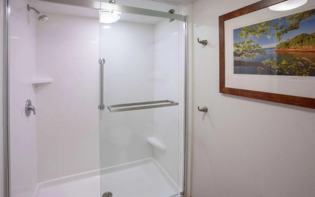 2 Bedrooms Double Suite with lake view