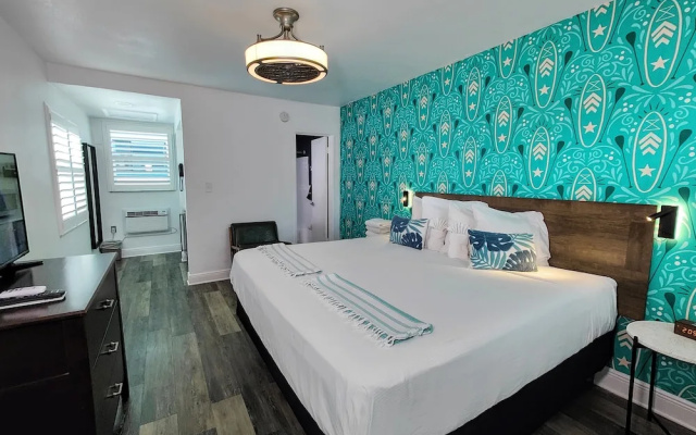 Standard Double room with pool view