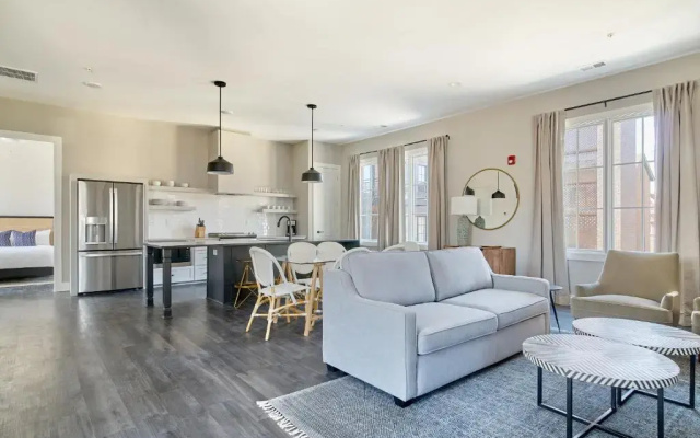 Deluxe Suite