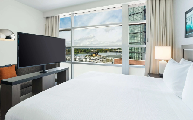 Den Double Guestroom Riverfront