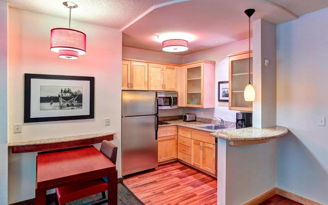 1 Bedroom 2 room Double Suite