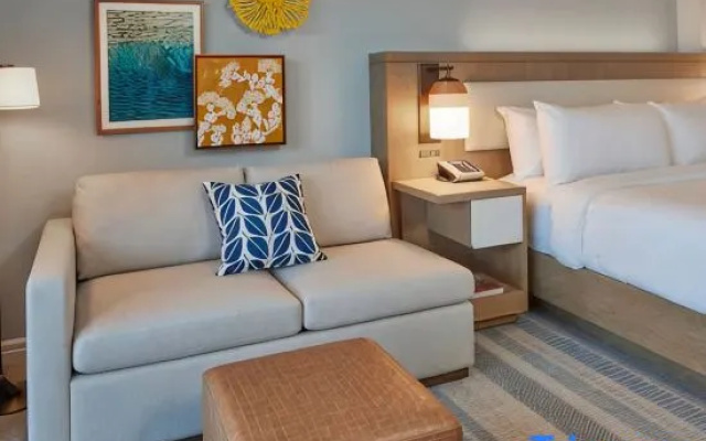 Rainbow High Floor Double Hearing Accessible room oceanfront