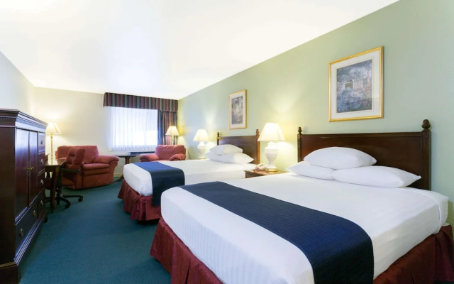 Quadruple Family Suite
