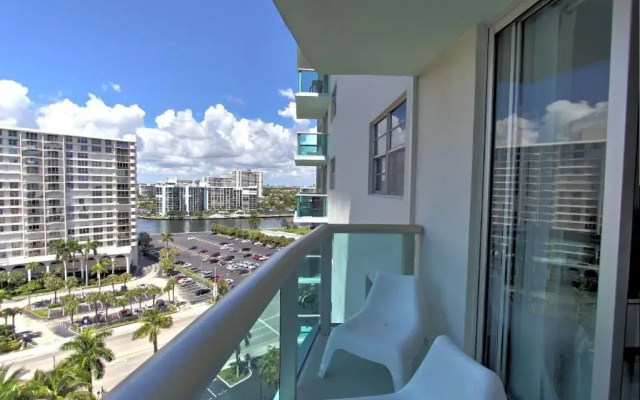 1 Bedroom Apartment with city view