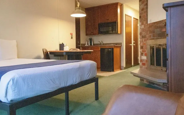 Standard Double Studio with partial ocean view
