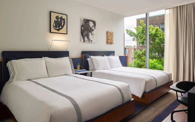 Quadruple room with city view