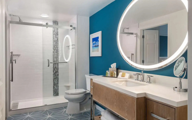 Double Suite with partial view