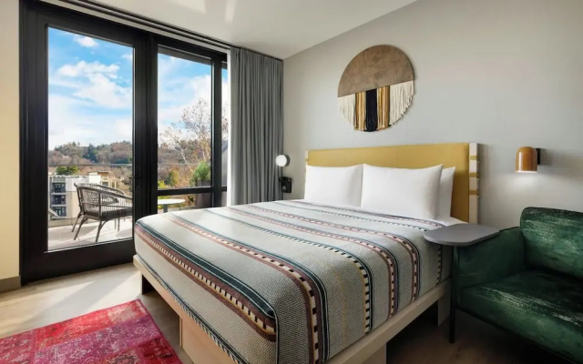 Standard Double room with balcony and with mountain view