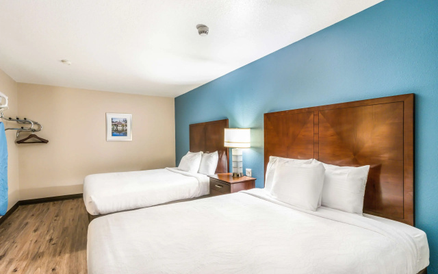 Deluxe Quadruple Suite