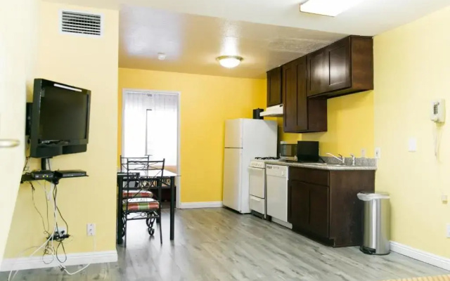 1 Bedroom Apartment