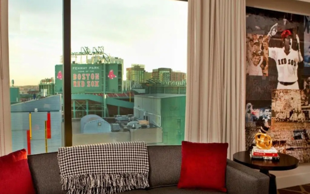 Suite with balcony