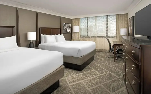 Standard Quadruple room with city view