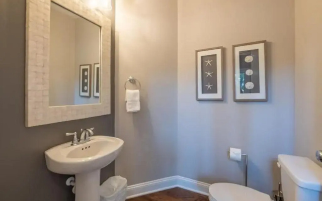 4 Bedrooms Cottage