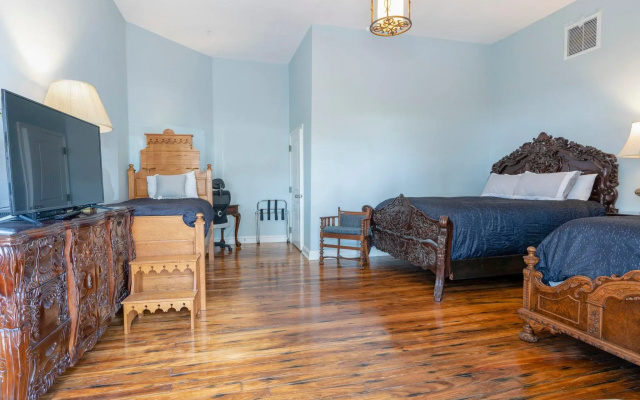 Premium Quintuple room