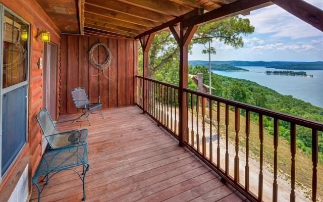 Double Suite with balcony and with lake view