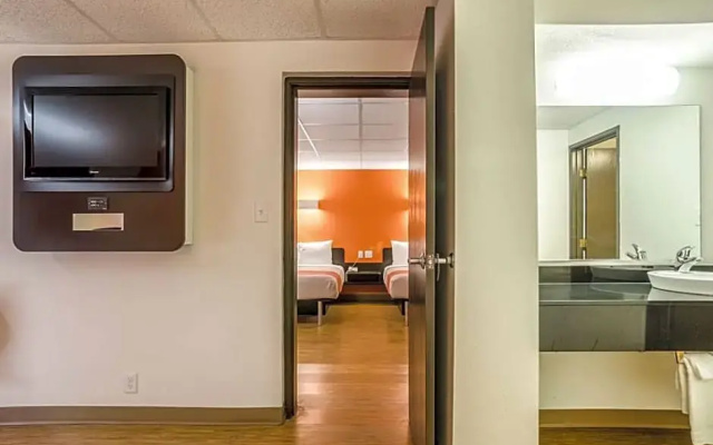 Standard Sextuple room