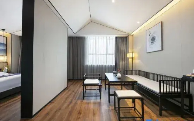1 Bedroom Suite