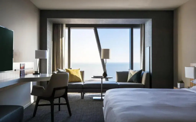Standard room with lake view