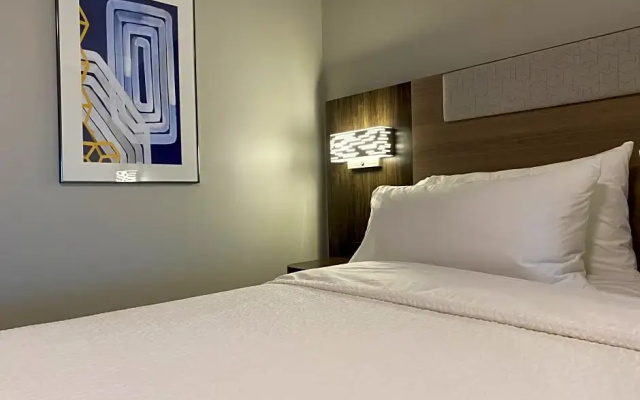2 Bedrooms Sextuple Suite