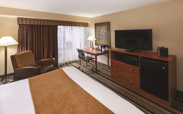 Standard Double room with pool view
