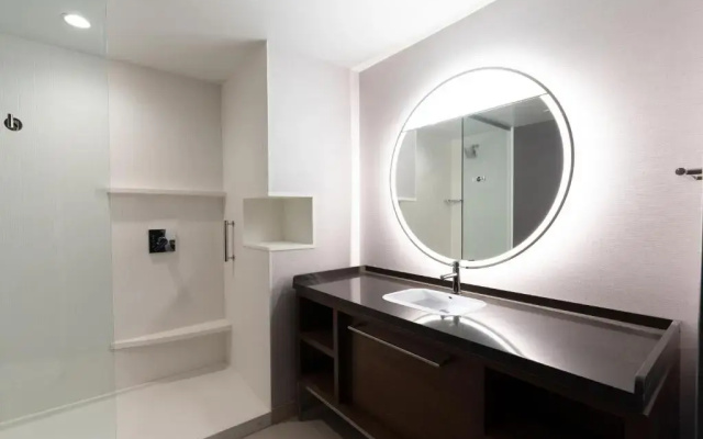 Standard Quadruple room with water view