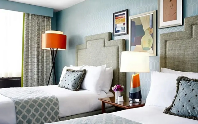 Twin room with city view