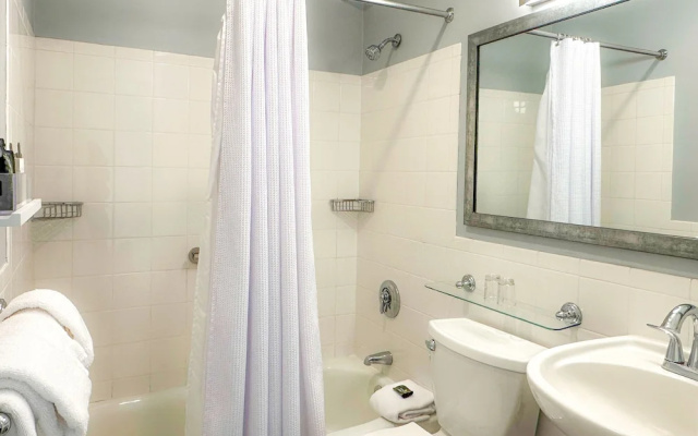 Standard room with balcony and with water view