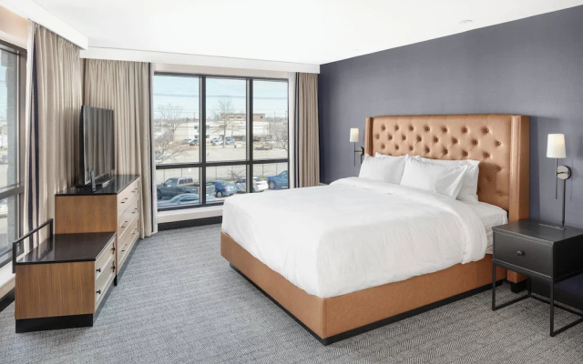 1 Bedroom Suite with water view