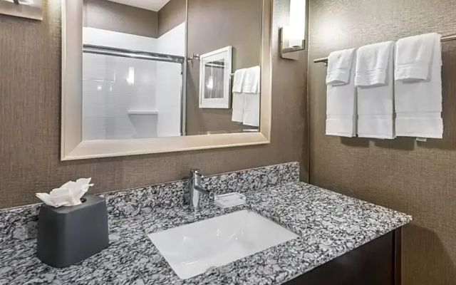 2 Bedrooms Sextuple Suite