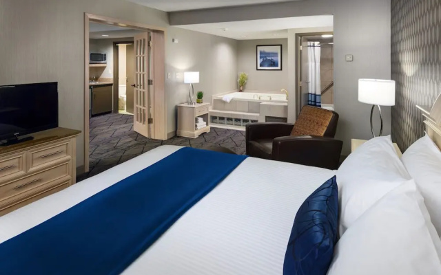 Premium Double Suite with golf view