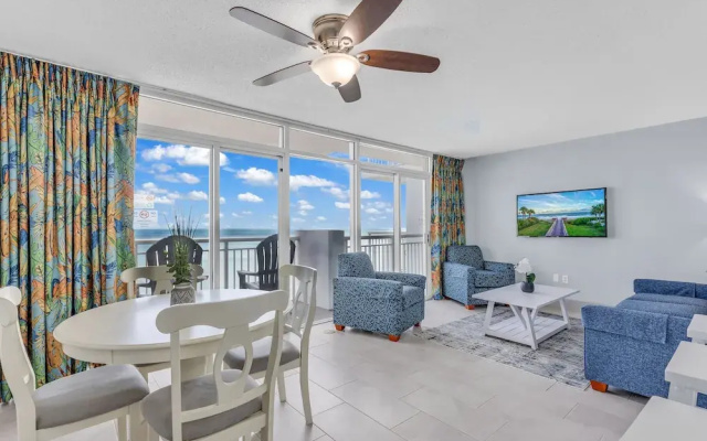 2 Bedrooms Standard room with balcony and oceanfront