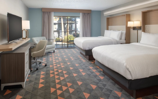 Premium Quadruple room with balcony and with courtyard view