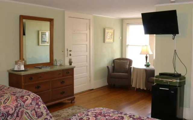 Standard Quadruple room with mountain view