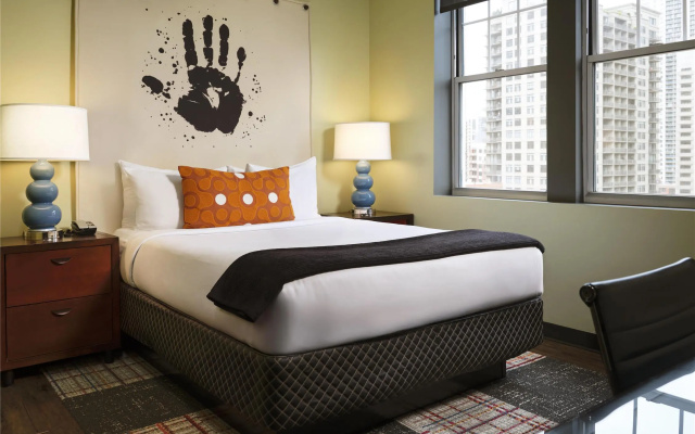 Standard Double room with city view