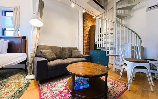 Deluxe Studio