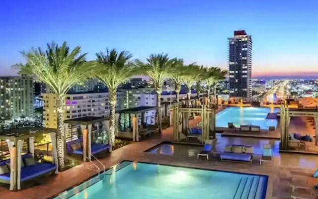 Deluxe Apartment