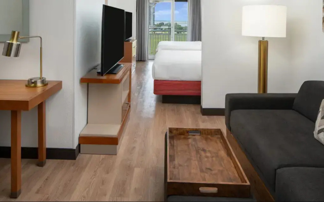 Quadruple Studio with water view