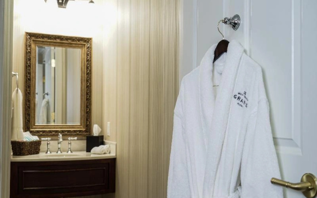 1 Bedroom Suite